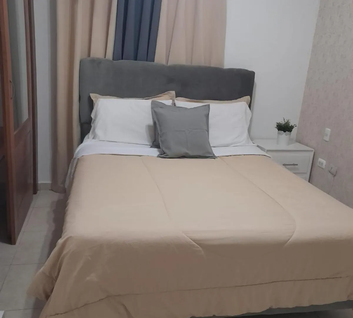 J. B Apartamentos Santo Domingo Apartment