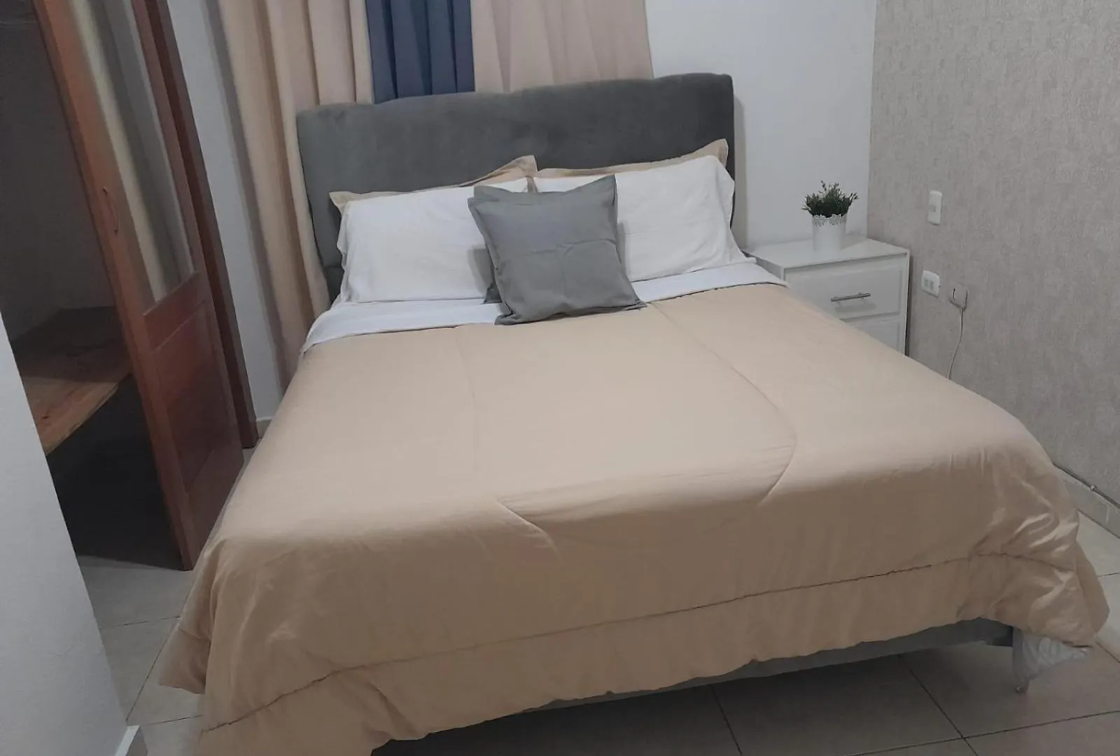 J. B Apartamentos Santo Domingo Apartment